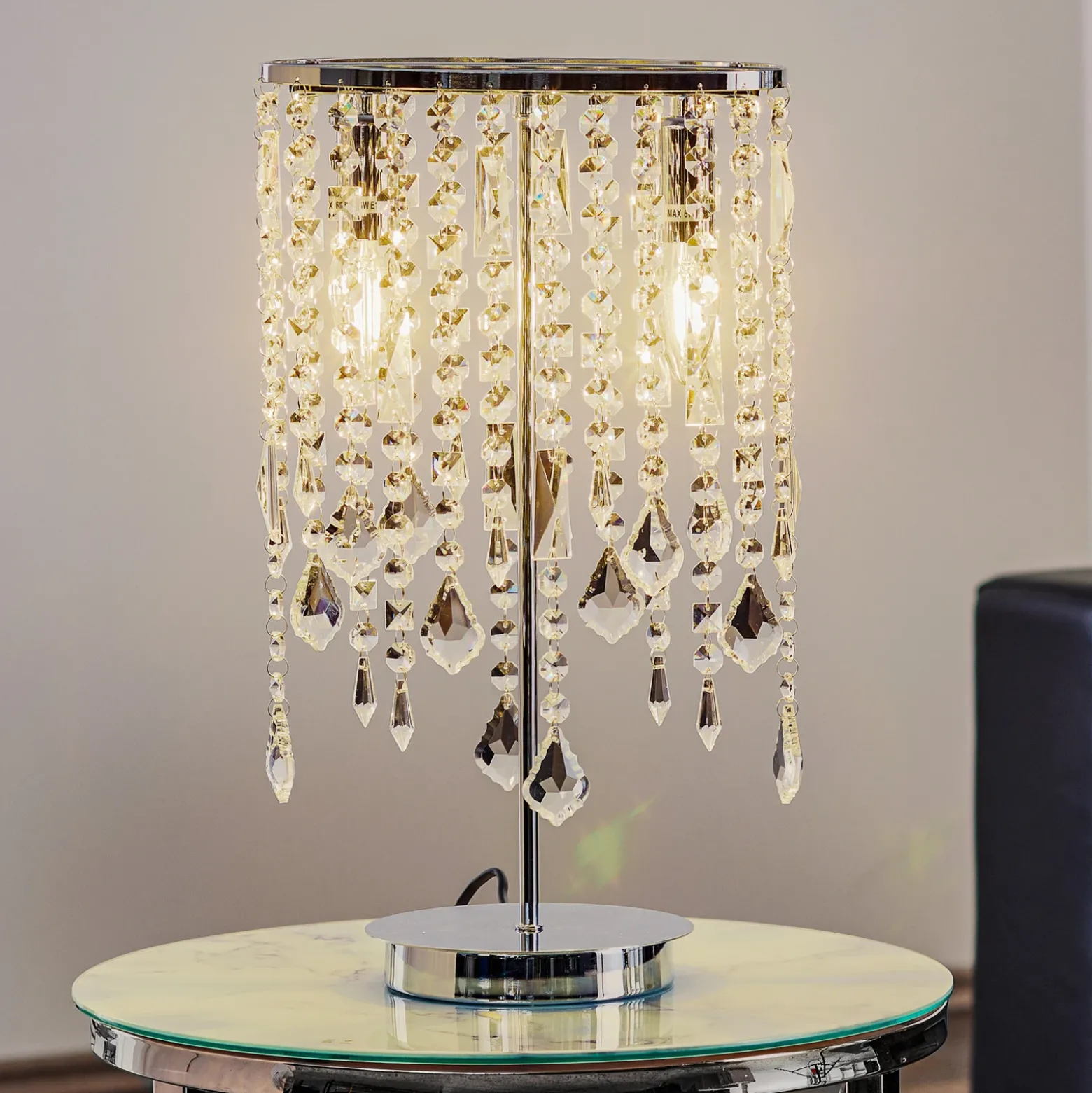 Lámpara de mesa Laila con cristal colgante, 2 luces