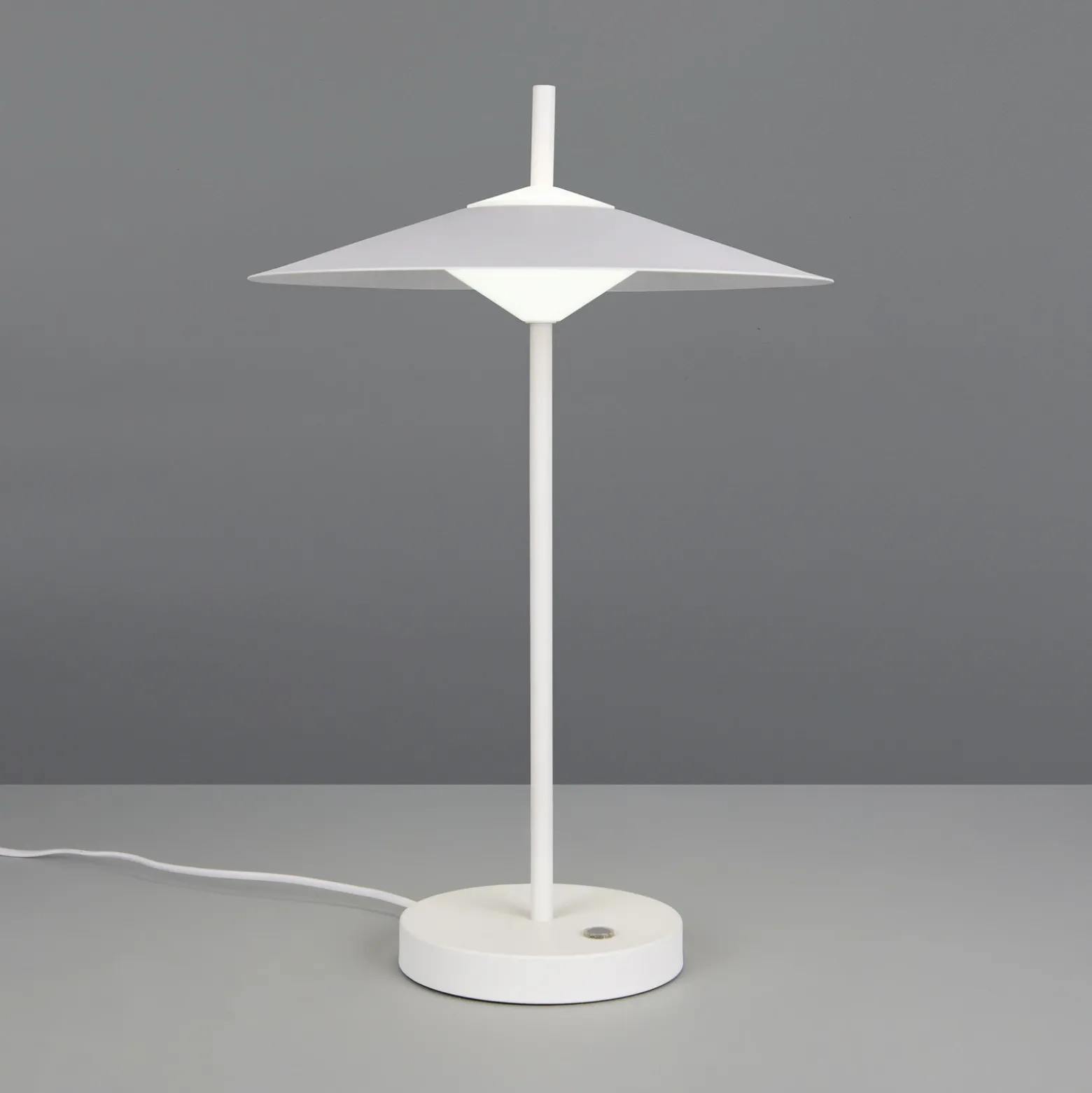 Lámpara de mesa LED Amalo, blanco mate, altura 46 cm, metal, CCT