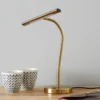 Lámpara de mesa LED curvable Curtis, latón envejecido