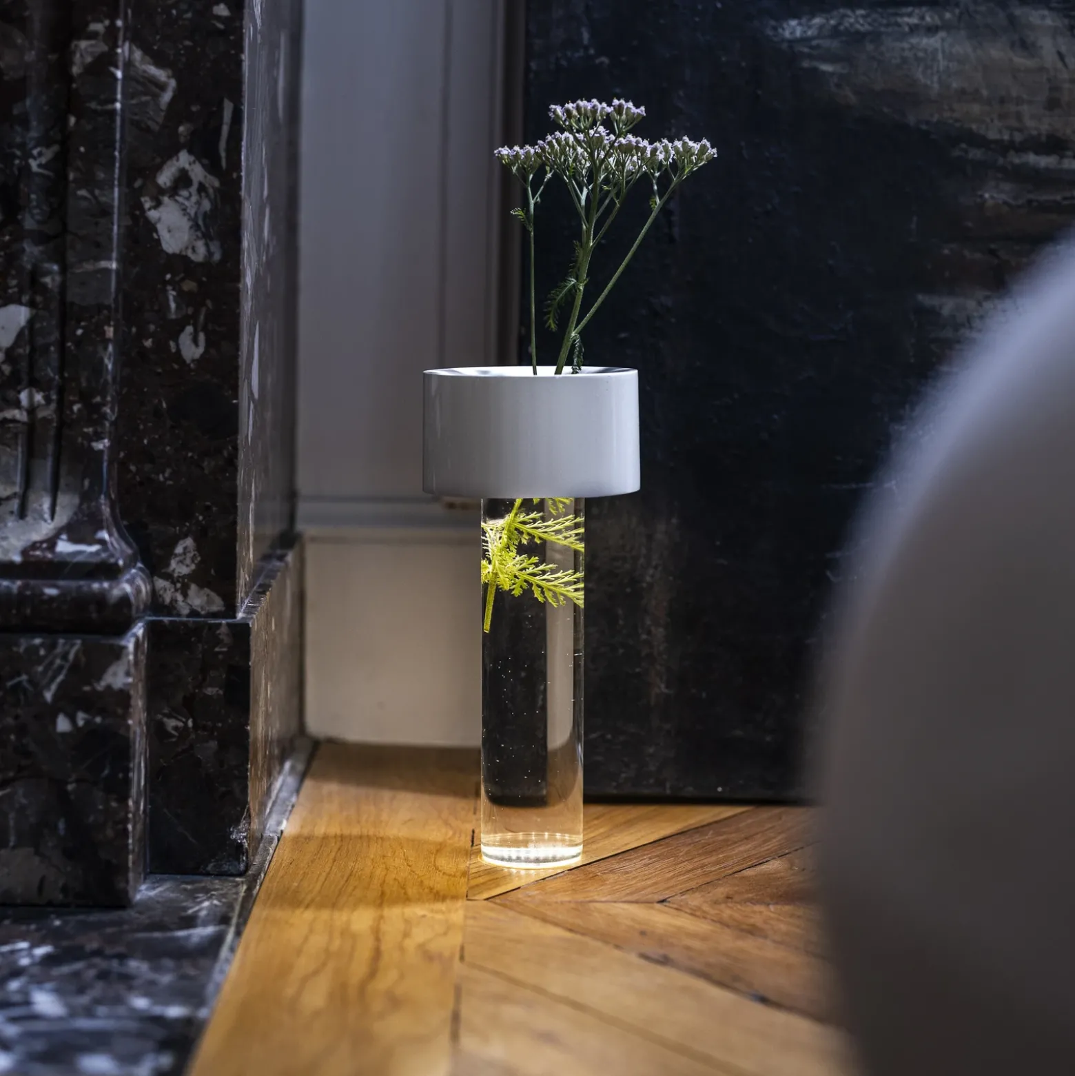 Lámpara de mesa LED Fleur de Foscarini, blanca