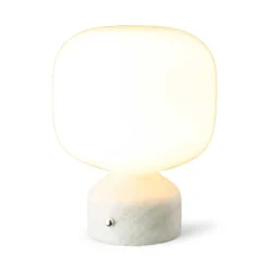 lámpara de mesa LED GEJST Meemo, mármol blanco, cristal, USB