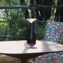 lámpara de mesa LED Kartell Camomille, rojo oscuro, atenuable