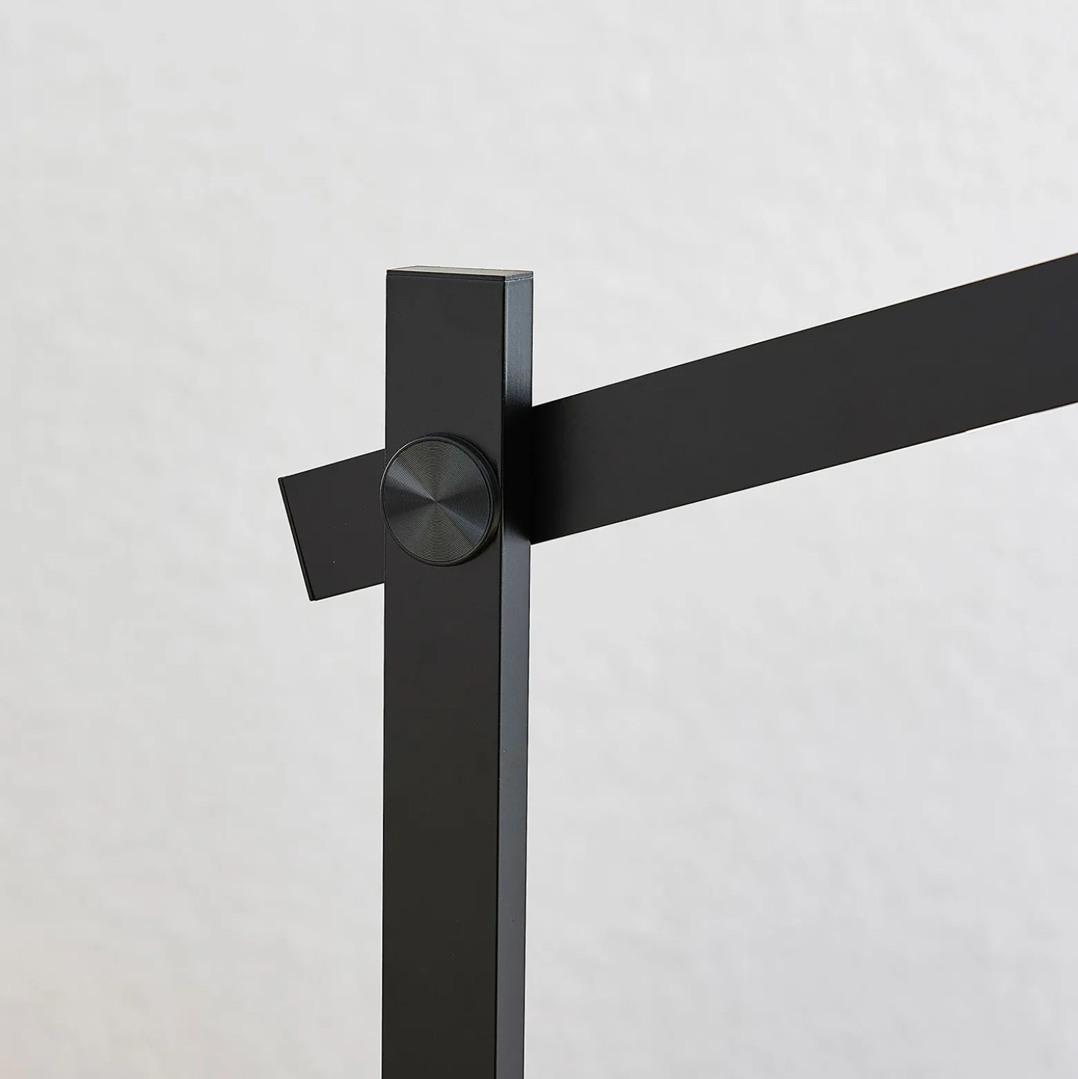 Lámpara de mesa LED Lindby Loretta, 43 cm, negra, CCT