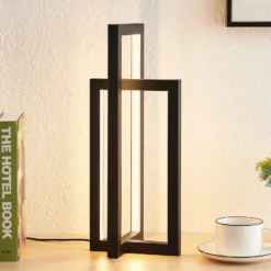 Lámpara de mesa LED Lucande Hylda, altura 42 cm, negro, aluminio