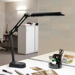 Lámpara de mesa LED MAULatlantic, negro, altura 41 cm, pie