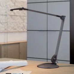 Lámpara de mesa LED MAULoptimus antracita con pie atenuable CCT