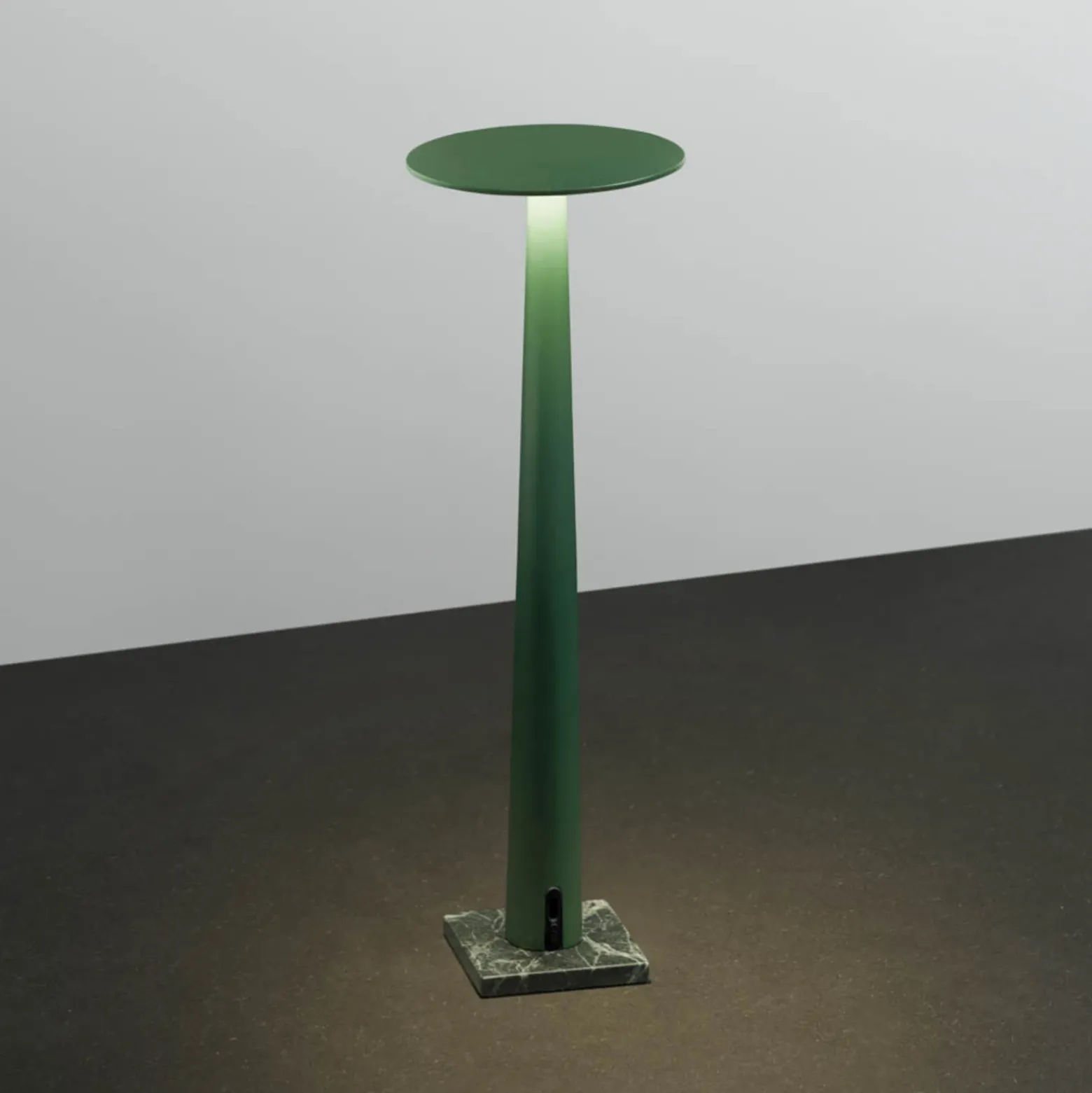 Lámpara de mesa LED Nemo Portofino, verde esmeralda, mármol