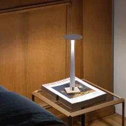 lámpara de mesa LED Nemo Portofino, blanca, mármol