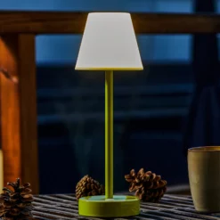 Lámpara de mesa LED Newgarden Lola Slim con batería, color lima