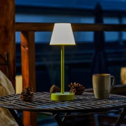 Lámpara de mesa LED Newgarden Lola Slim con batería, color lima