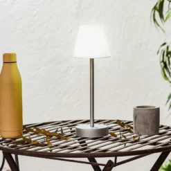 Lámpara de mesa LED Newgarden Lola Slim con batería, gris