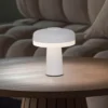 Lámpara de mesa LED Pilu, blanca, altura 16,5 cm metal touchdim