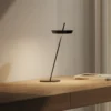 Lámpara de mesa LED recargable Mahina, negra, altura 36 cm, metal, CCT