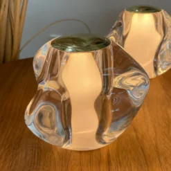 Lámpara de mesa LED recargable LOOM DESIGN Ice Ball dorada Ø 10,5 cm