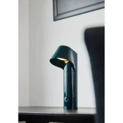 Lámpara de mesa LED recargable LOOM DESIGN Willow, verde, aluminio, IP54
