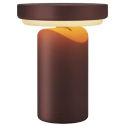 Lámpara de mesa LED recargable Topo, roja, altura 20 cm, metal, atenuador de