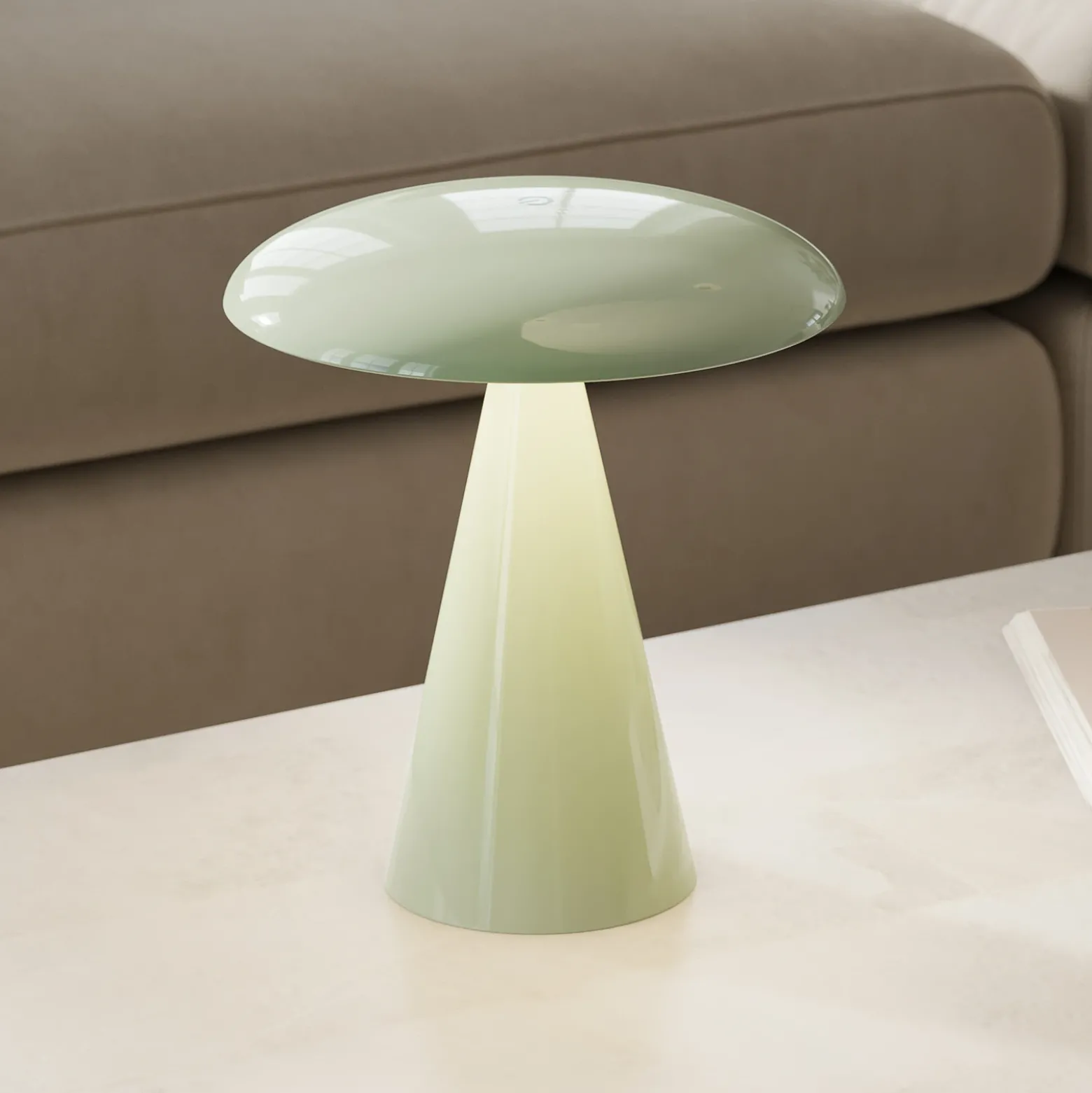 Lámpara de mesa LED recargable Beacon Kinoko, verde, 27 cm, CCT