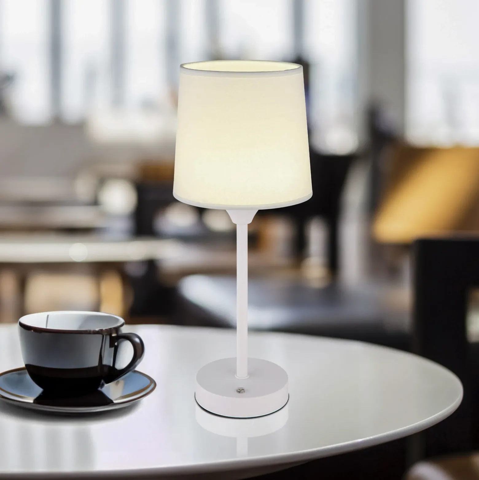Lámpara de mesa LED recargable Lunki, blanca, altura 35 cm, tela, CCT