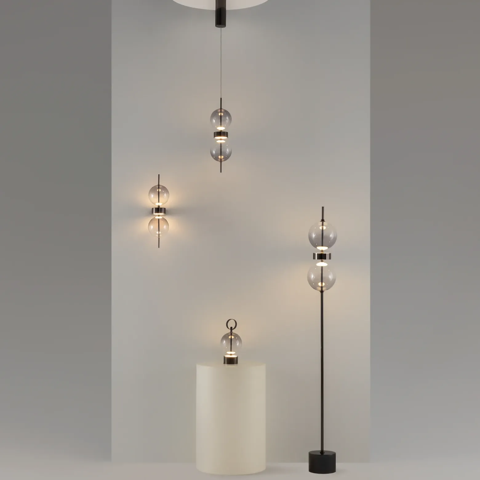 Lámpara de mesa LED recargable DOUBLE MOON, gris ahumado, altura 25 cm, cristal