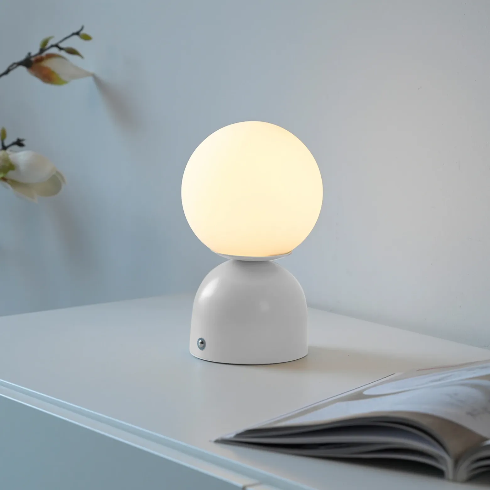 Lámpara de mesa LED recargable RUDI, blanca, altura 20 cm, CCT, regulación