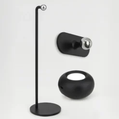 Lámpara de mesa LED recargable Kerby, negra, altura 40 cm, acero/aluminio