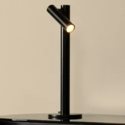 Lámpara de mesa LED recargable Antrim, negra, 1 luz, IP54, atenuable