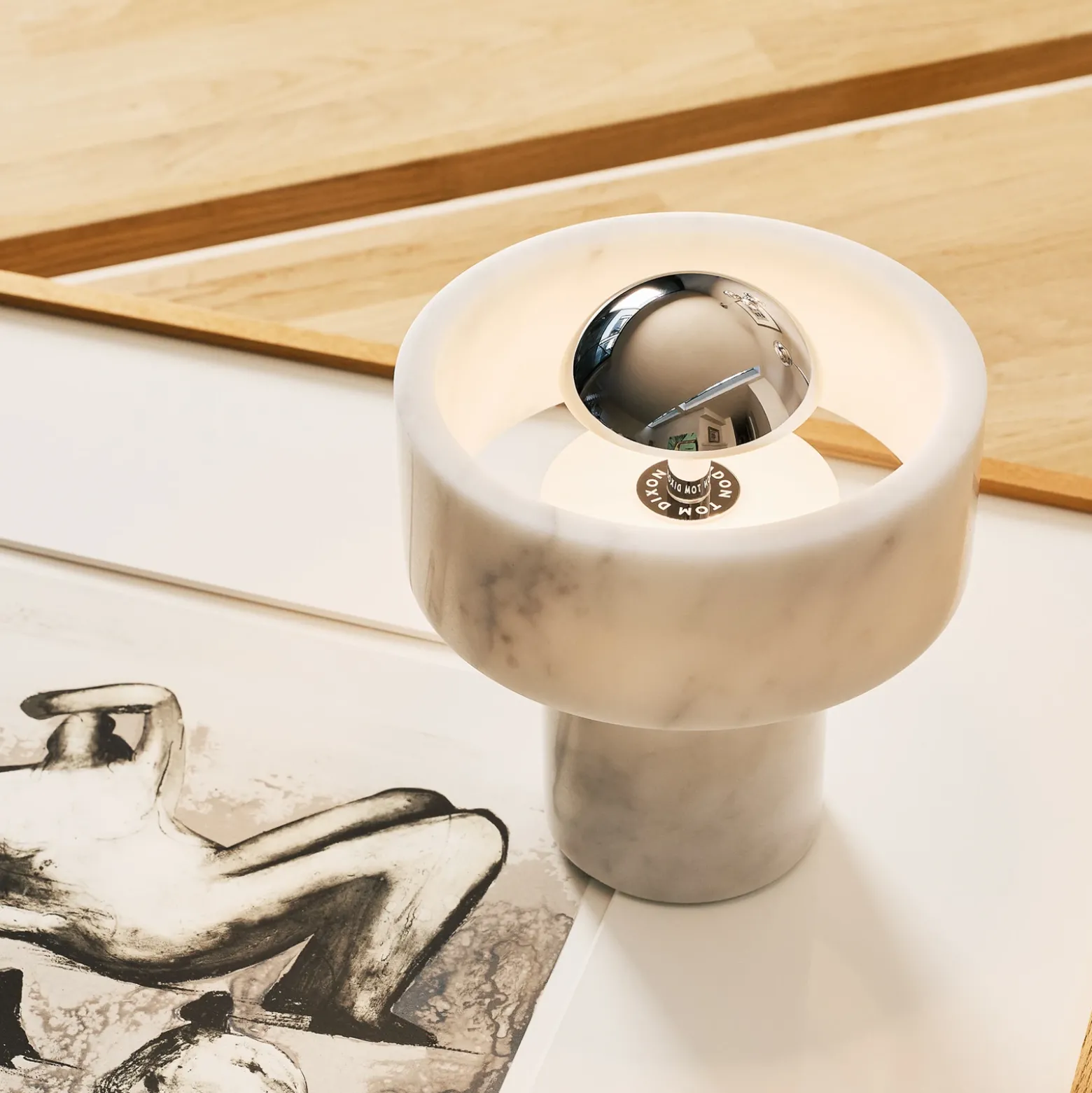 lámpara de mesa LED recargable Stone de Tom Dixon, color plateado, 19 cm
