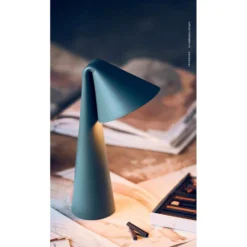 Lámpara de mesa LED recargable FRANDSEN Ami, verde, 32 cm, atenuable
