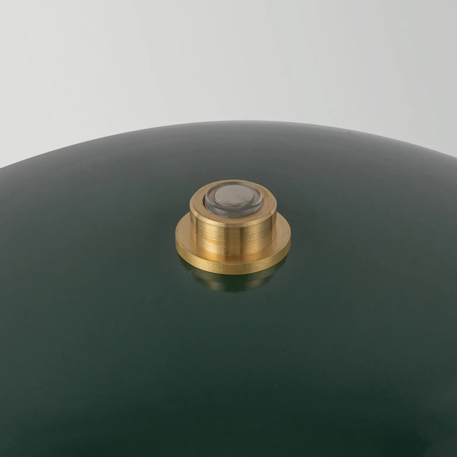 Lámpara de mesa LED recargable Poppy, verde, altura 27 cm, metal, atenuable