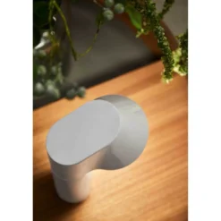 lámpara de mesa LED recargable LOOM DESIGN Willow, blanca, aluminio, IP54