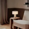 Lámpara de mesa LED recargable New Works Margin Beige, CCT, atenuable