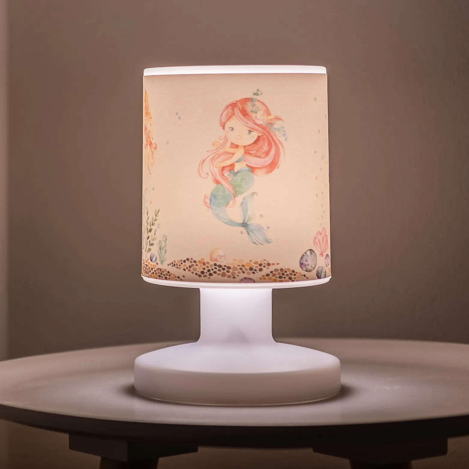 Lámpara de mesa LED recargable Mara sirena, colorida, 21 cm