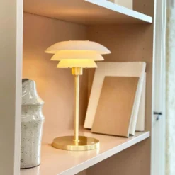 Lámpara de mesa LED recargable DL20 de Dyberg Larsen, altura 30 cm, cristal