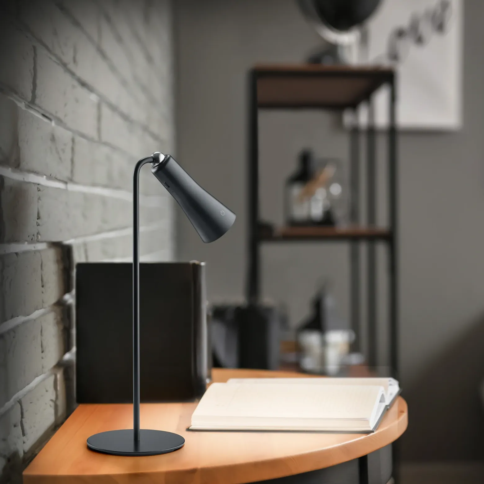 Lámpara de mesa LED recargable Maxi, negra, metal, atenuable, 36 cm