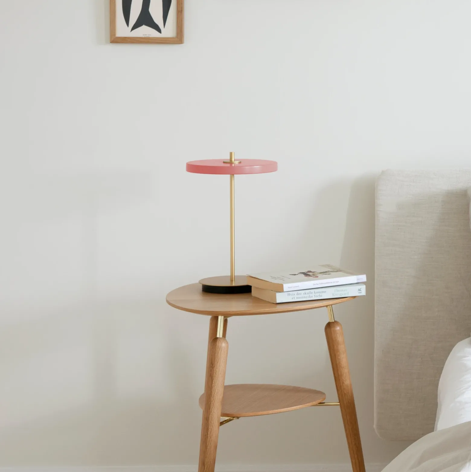 Lámpara de mesa LED recargable UMAGE Asteria Move, rosa/latón, 31 cm