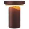 Lámpara de mesa LED recargable Topo, roja, altura 20 cm, metal, atenuador de