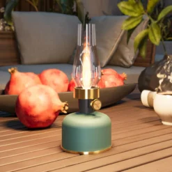 Lámpara de mesa LED recargable Calex Lavinio, verde, con atenuador