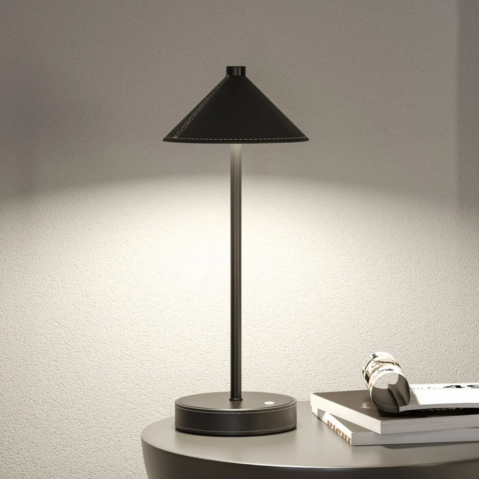 Lámpara de mesa LED recargable Paulmann Pellini, negra, luz hacia abajo, CCT