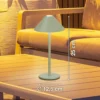 Lámpara de mesa LED recargable Prato, verde salvia, altura 25 cm, metal, IP54