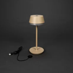 Lámpara de mesa LED recargable Lyon, color arena, IP54, atenuador, CCT, RGB