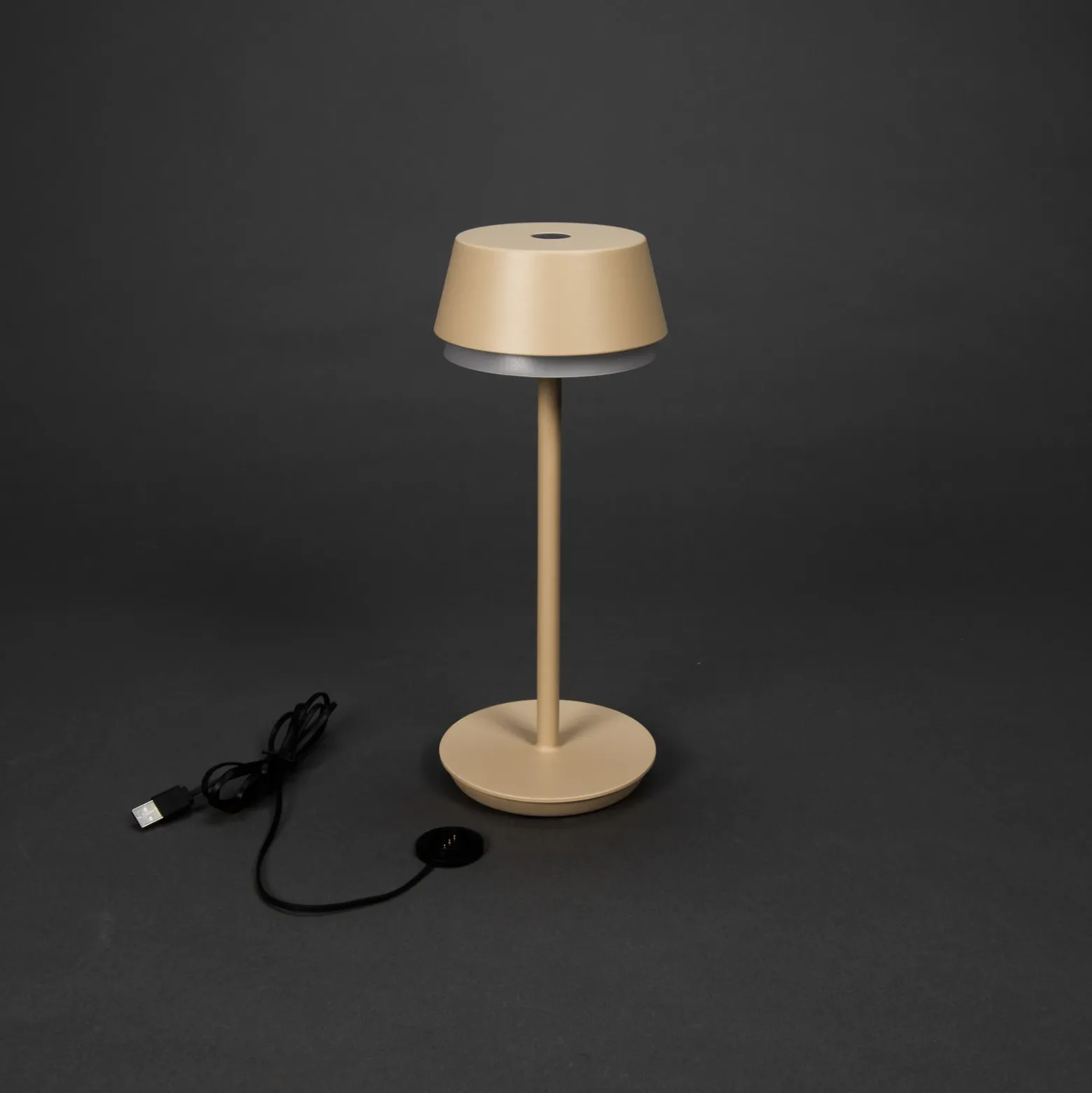 Lámpara de mesa LED recargable Lyon, color arena, IP54, atenuador, CCT, RGB