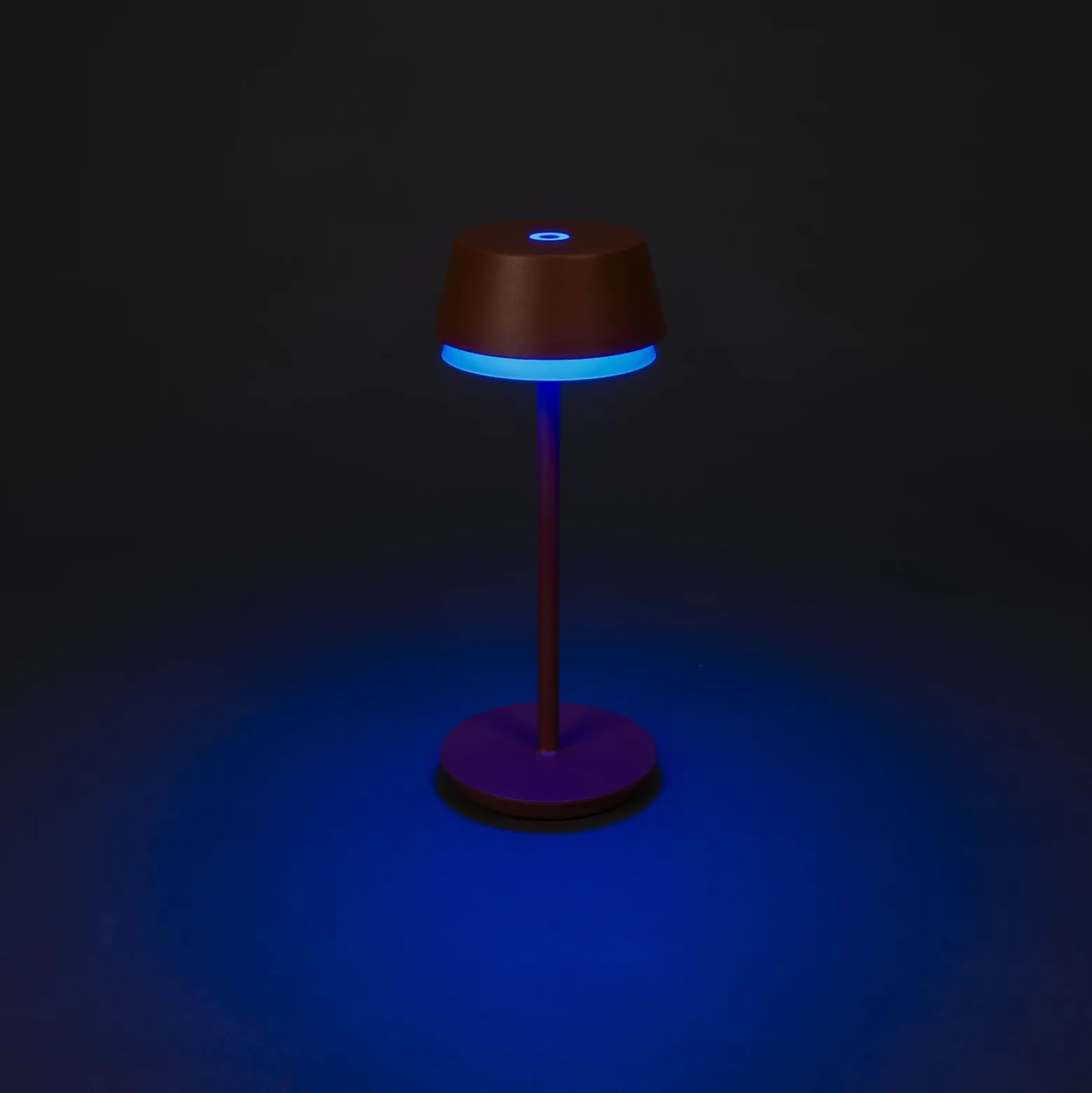 Lámpara de mesa LED recargable Lyon, terracota, IP54, atenuador, CCT, RGB