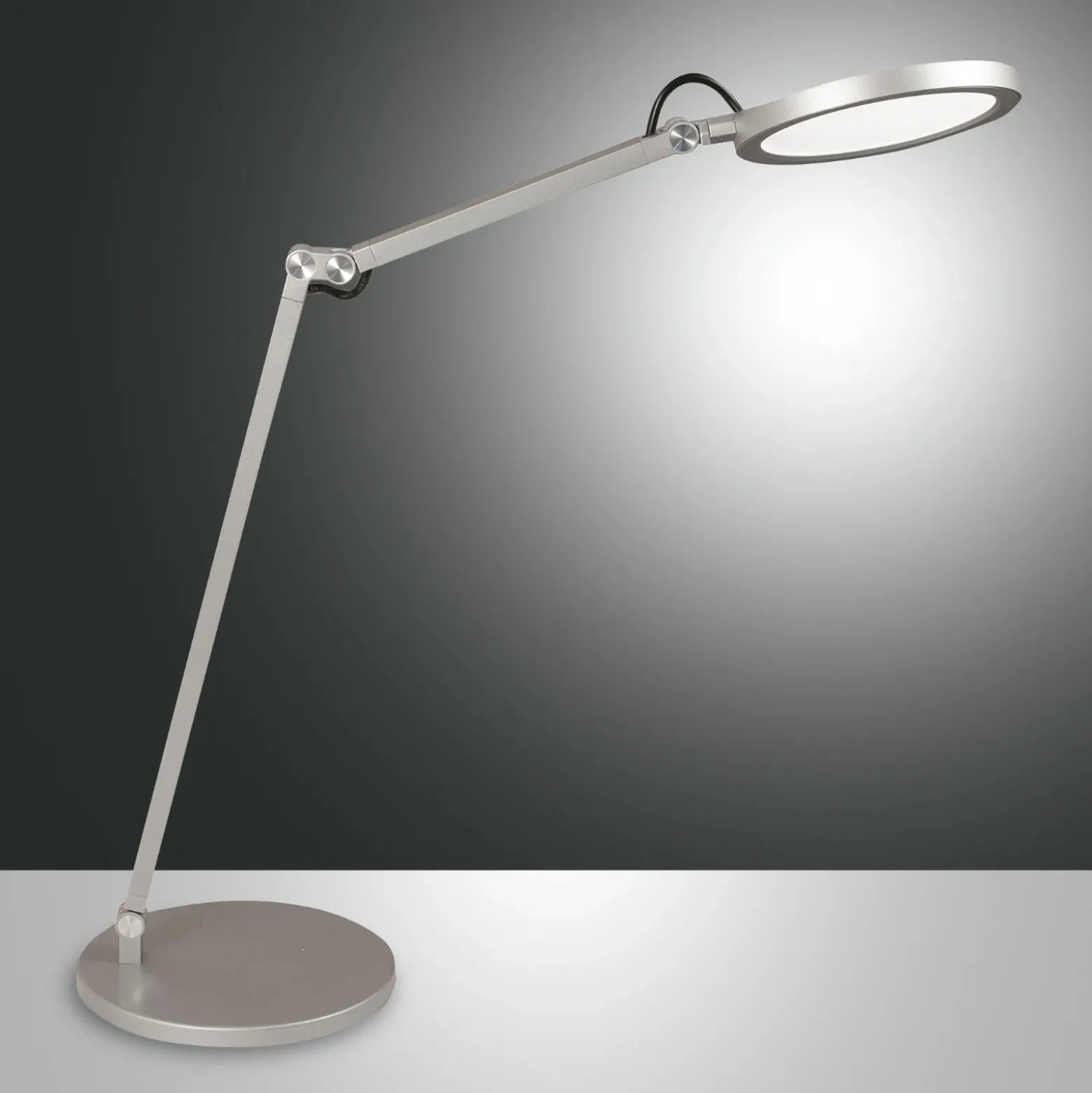 Lámpara de mesa LED Regina con atenuador, aluminio