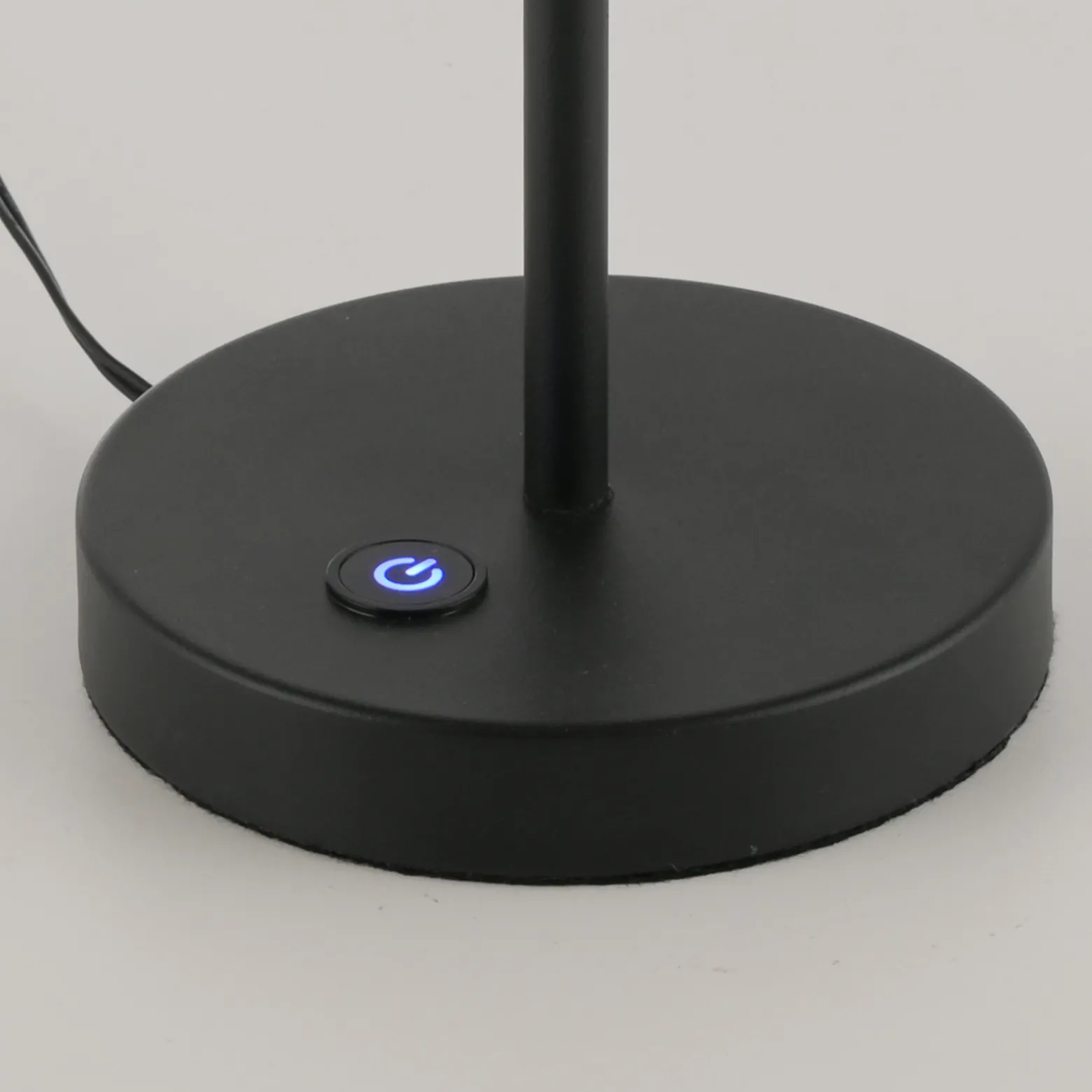 Lámpara de mesa LED SCHÖNER WOHNEN Elmo, negra, 3000 K, atenuador