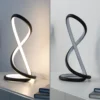 Lámpara de mesa LED Twist de Paul Neuhaus, negra, altura 42 cm