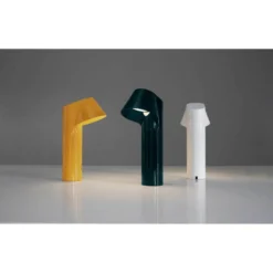 Lámpara de mesa LED Willow de LOOMG DESIGN, amarilla, aluminio, IP54