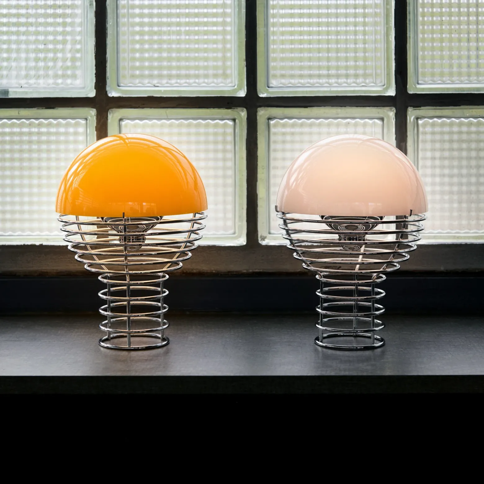 Lámpara de mesa LED WIRE de VERPAN, naranja, altura 25 cm, IP44