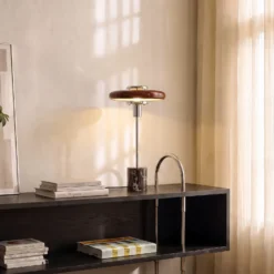 Lámpara de mesa Lindby Branford, estilo retro, color burdeos, cristal/mármol