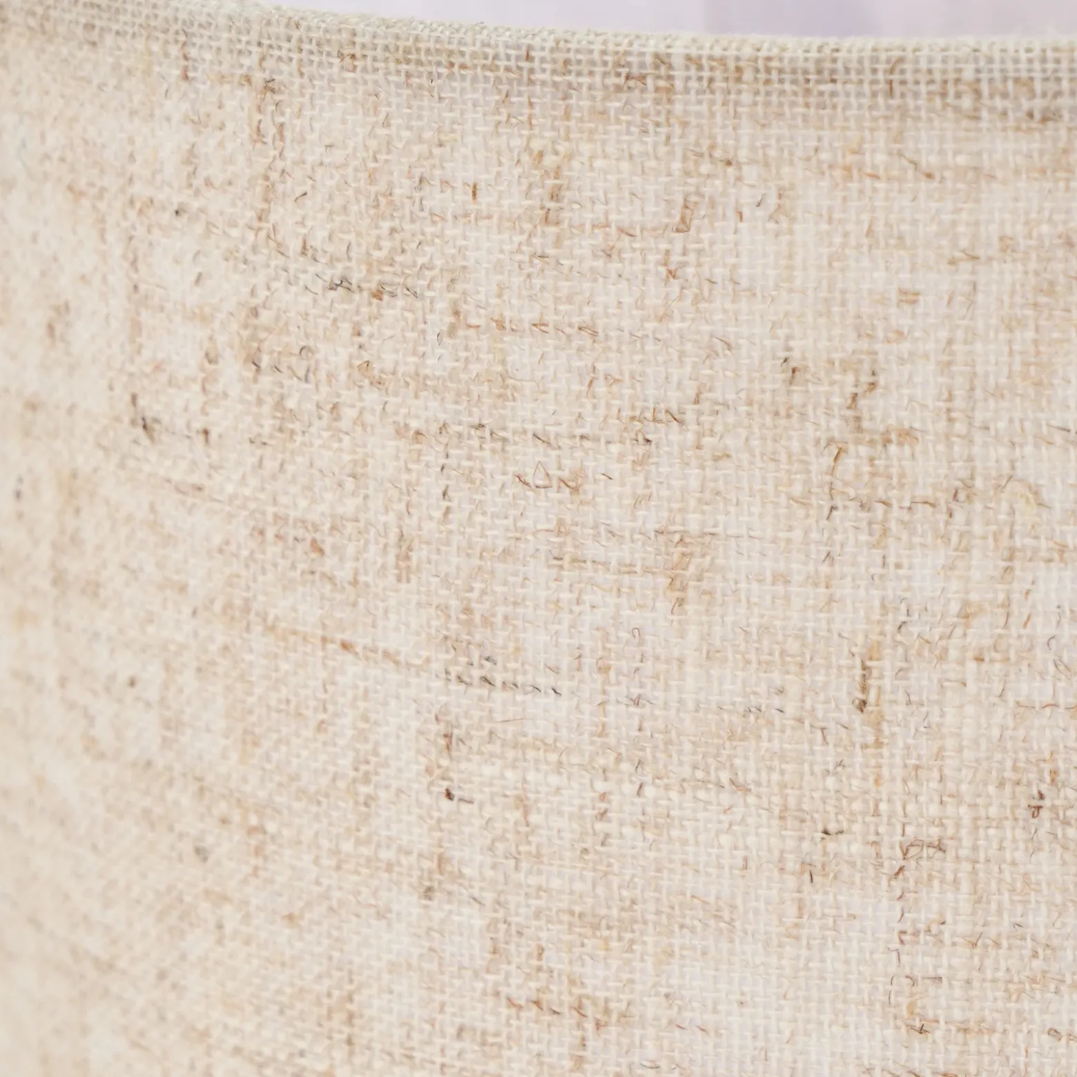 Lámpara de mesa Lindby Elfie, Ø 23 cm, beige, lino, E27