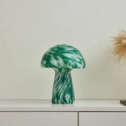 Lámpara de mesa Lindby Hubi, verde, cristal, Ø 22 cm, forma de seta